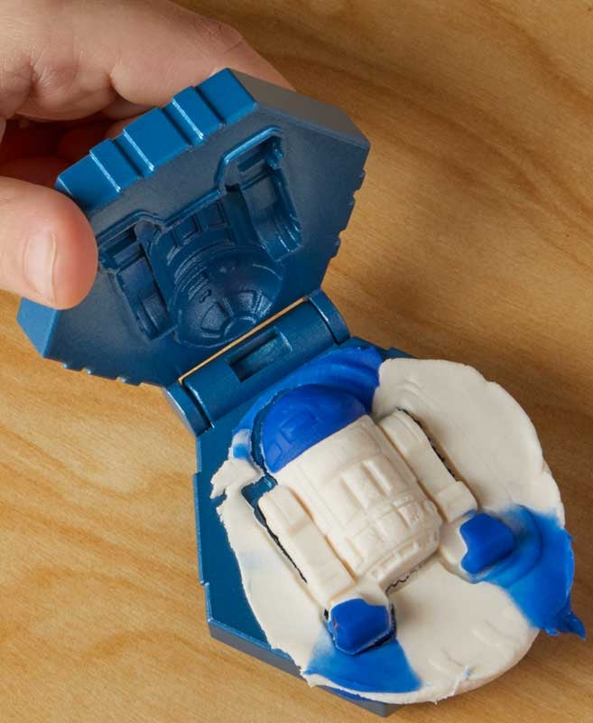PLAY-DOH STAR WARS BUILD & SLICE SABER SET